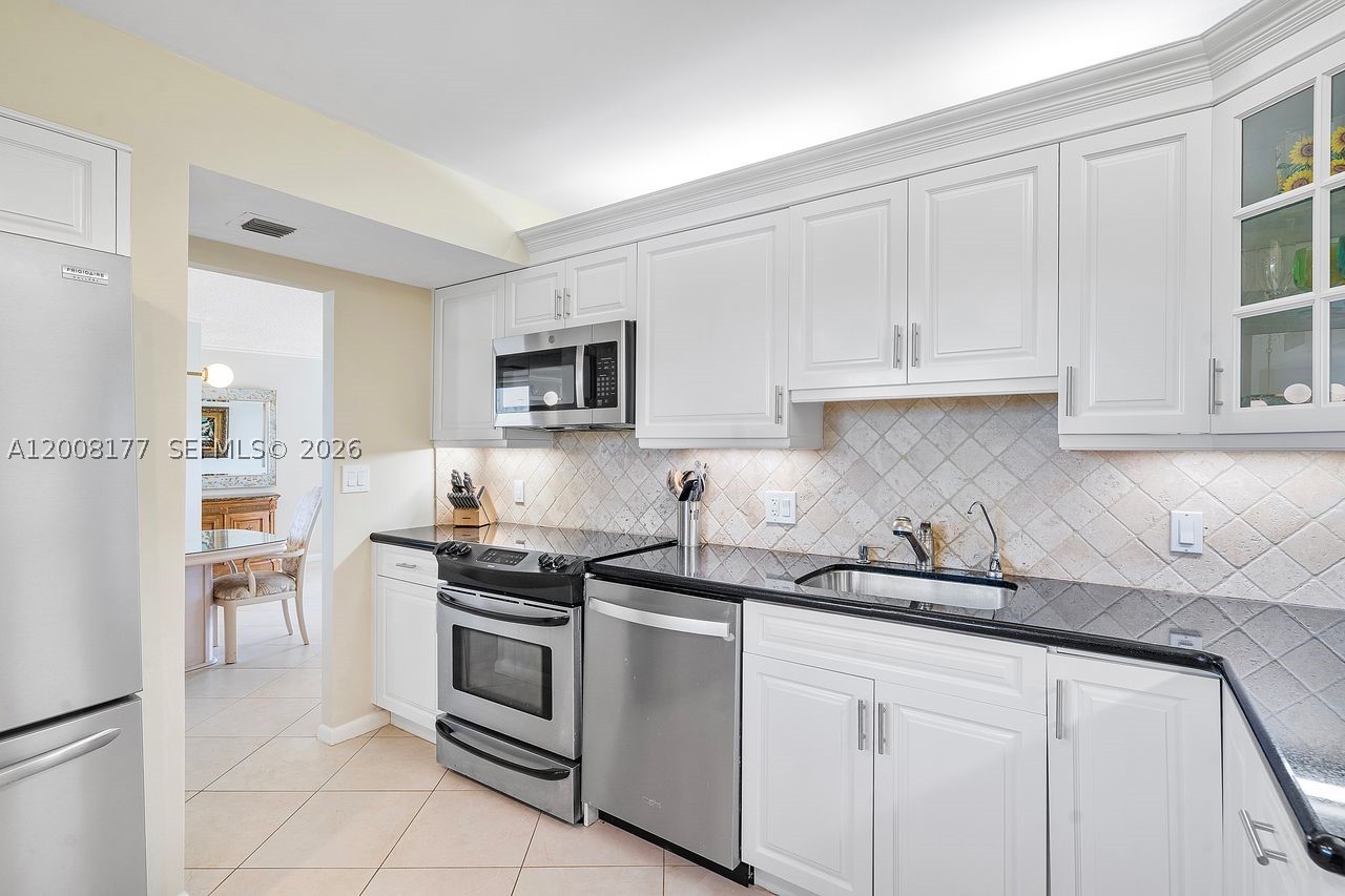 400 Ocean Trail Way 302 — photo