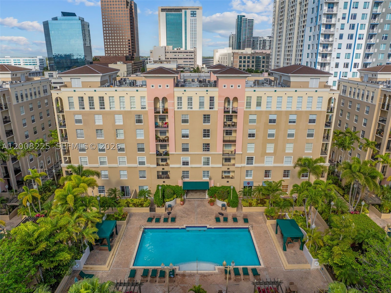 520 SE 5th Ave 3305 — photo