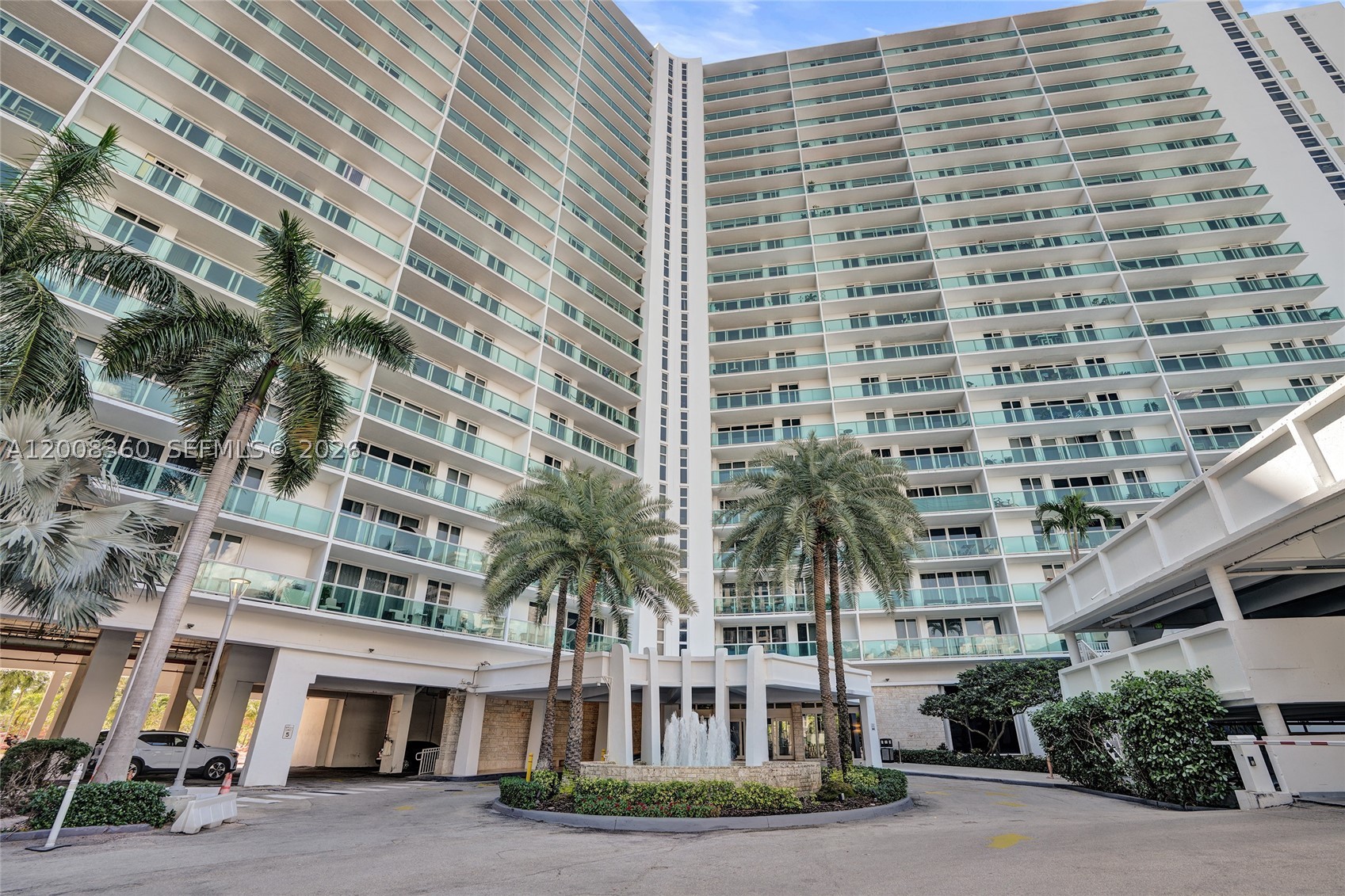 100 Bayview Dr 401 — photo