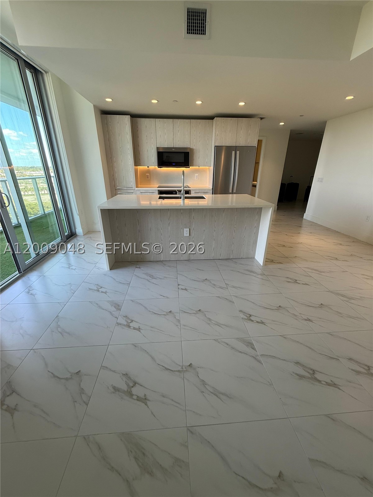 2000 Metropica Way 901 — photo
