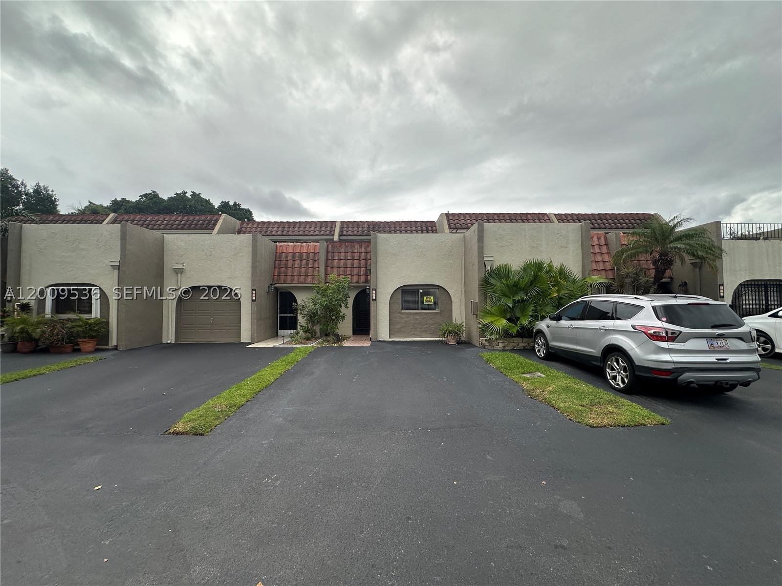 295 Jacaranda Dr 20 — photo