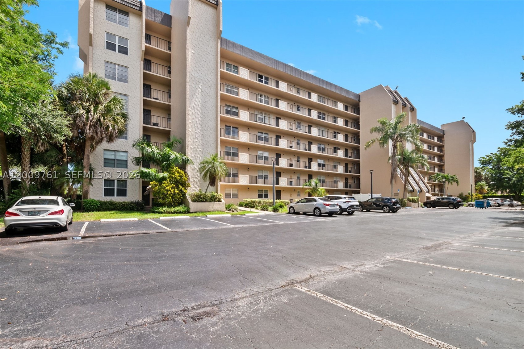 3300 W Rolling Hills Cir 510 — photo