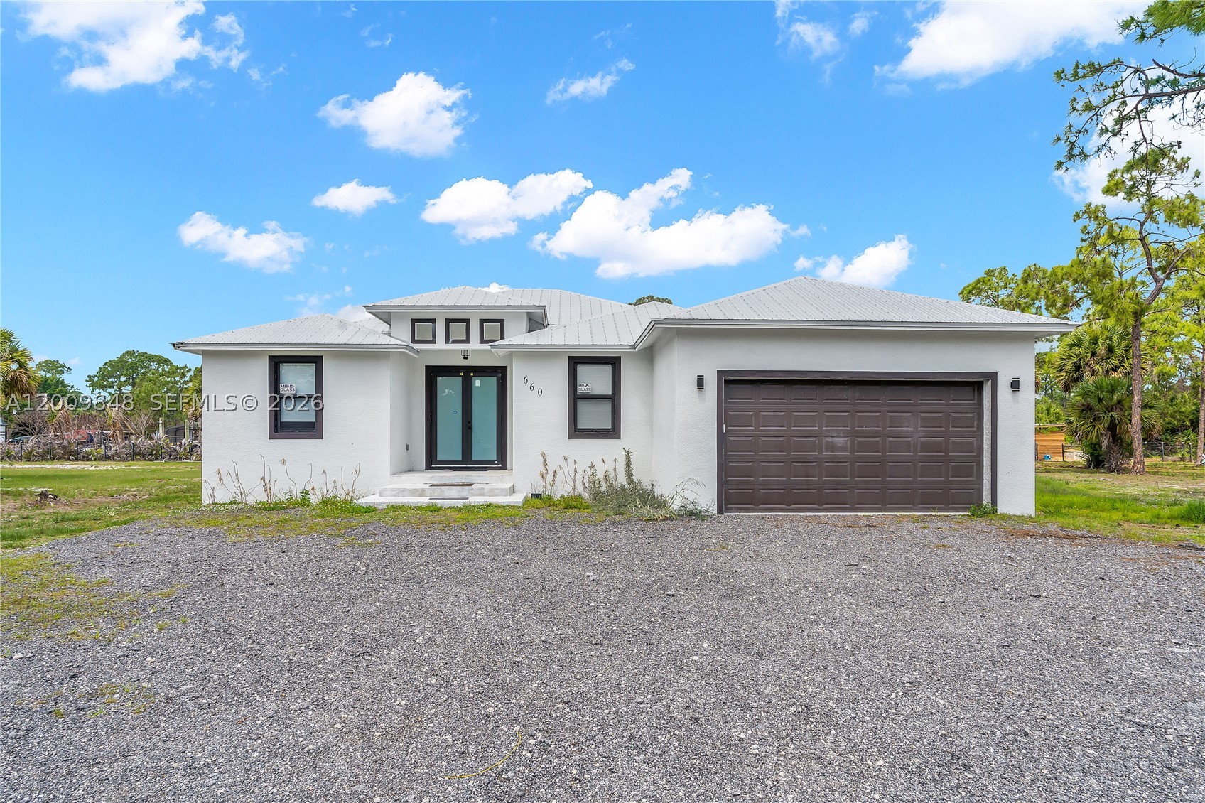 660 Zambria — photo