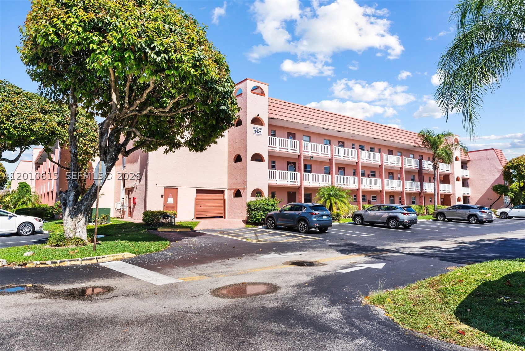 9421 Sunrise Lakes Blvd 208 — photo