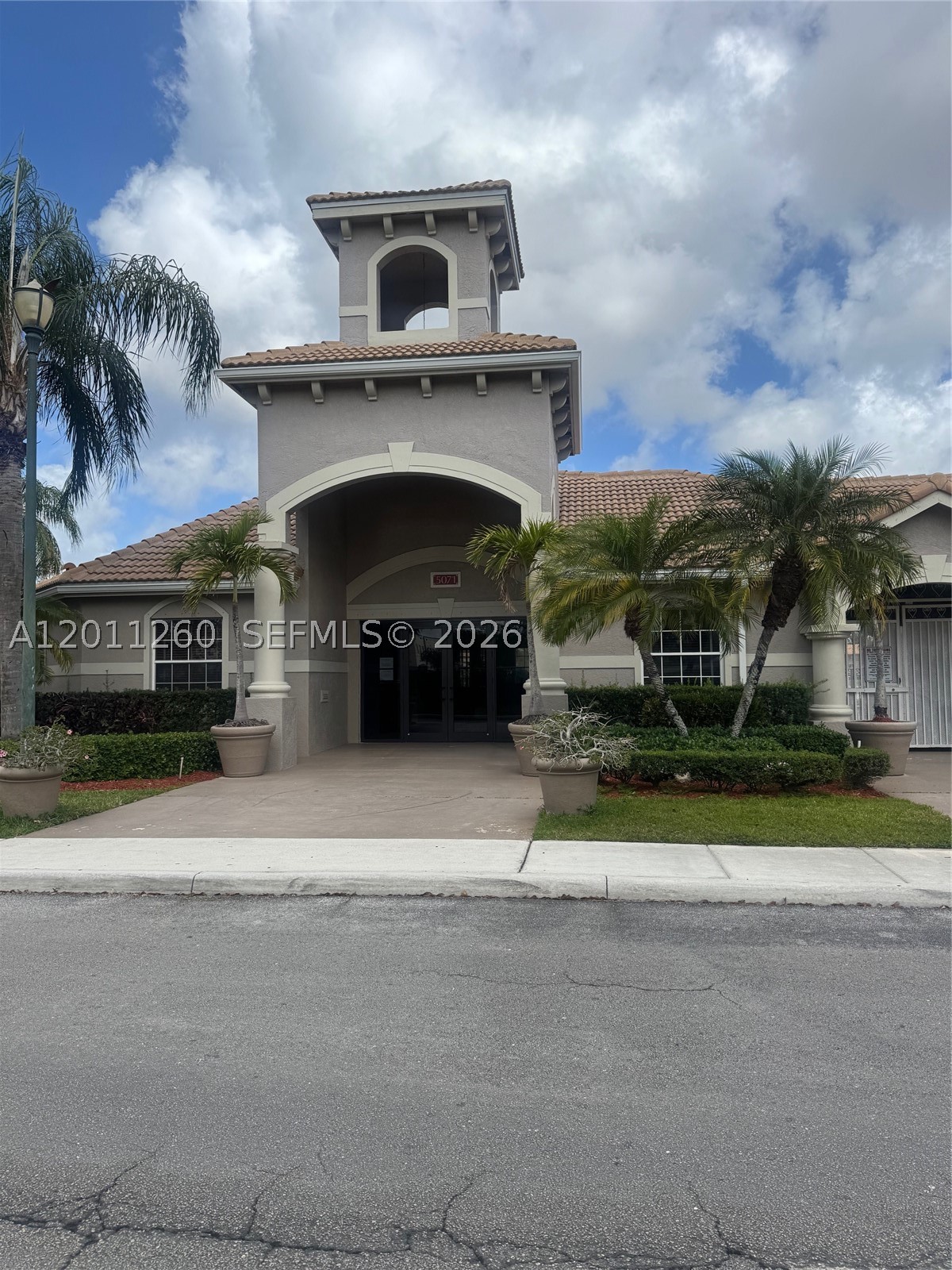 5065 Wiles Rd 103 — photo
