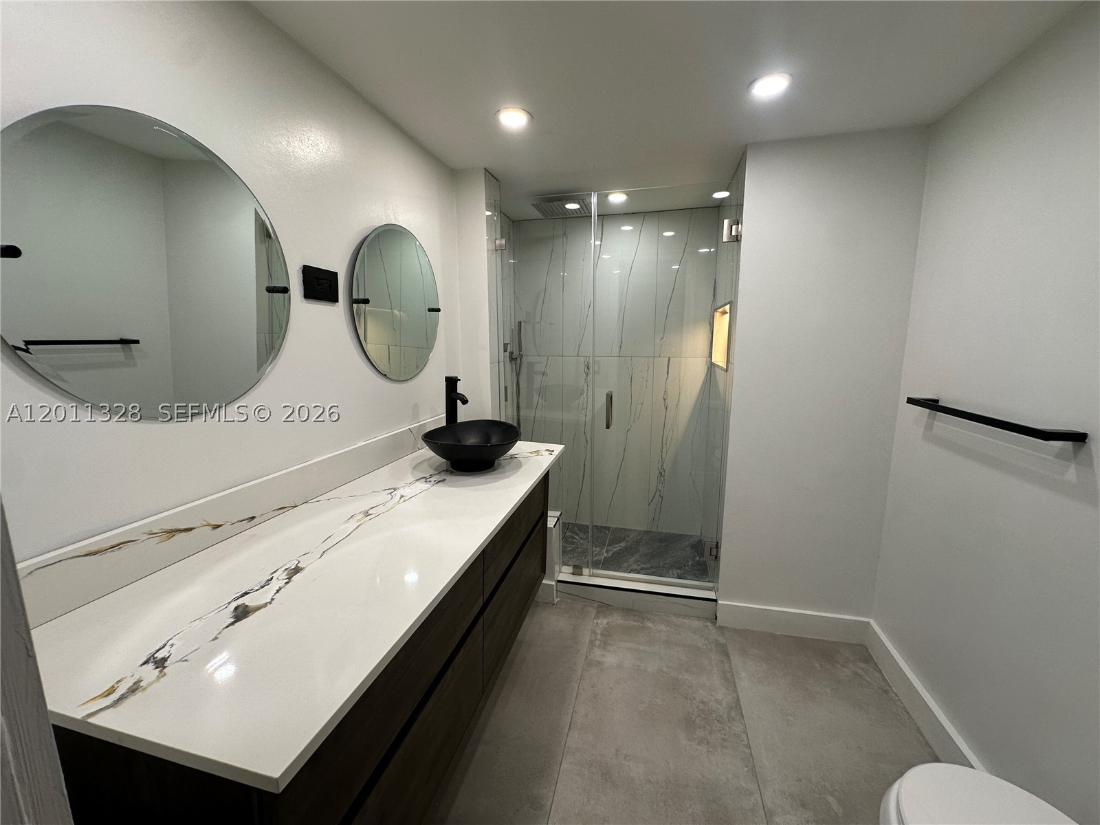 4215 N University Dr 101 — photo