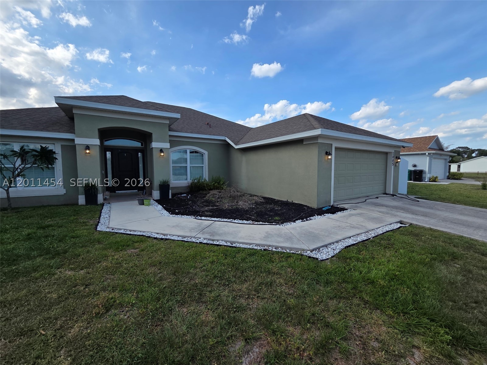 1005 SW Bay State Rd — photo