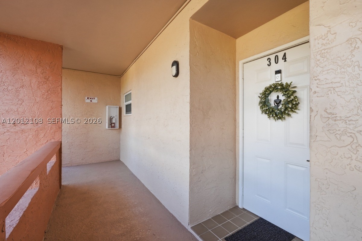 8826 W Mcnab Rd 304 — photo