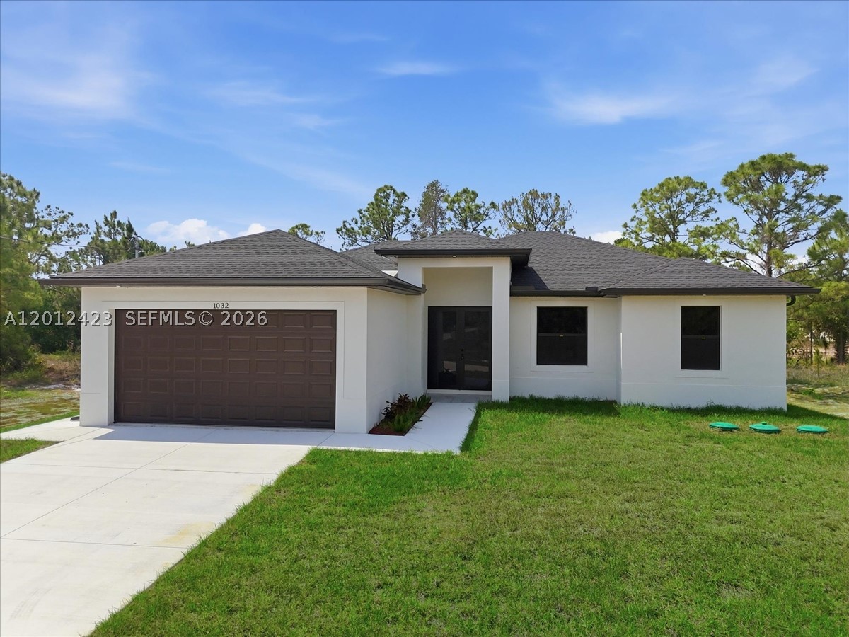 1032 Candlelight Dr — photo
