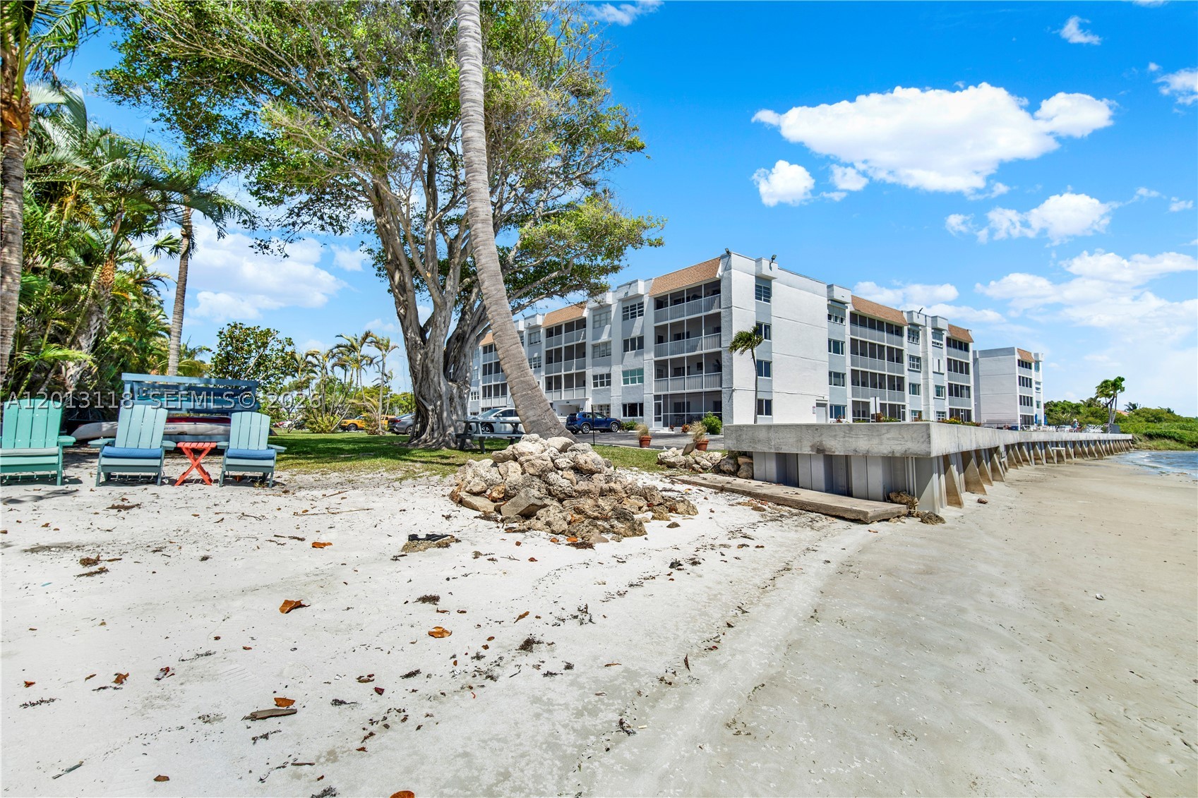 1516 S Lakeside Dr 105 — photo