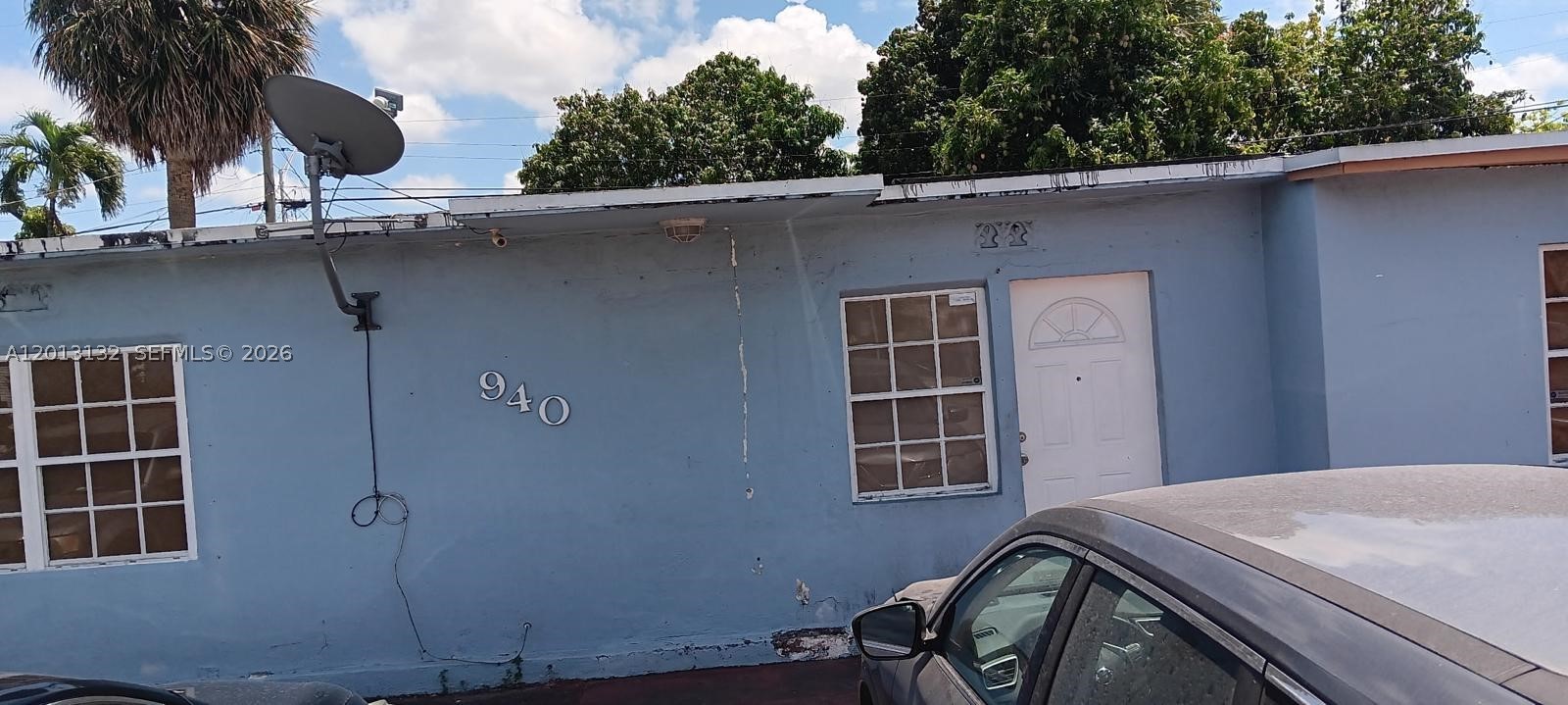 940 E 9th Pl — photo