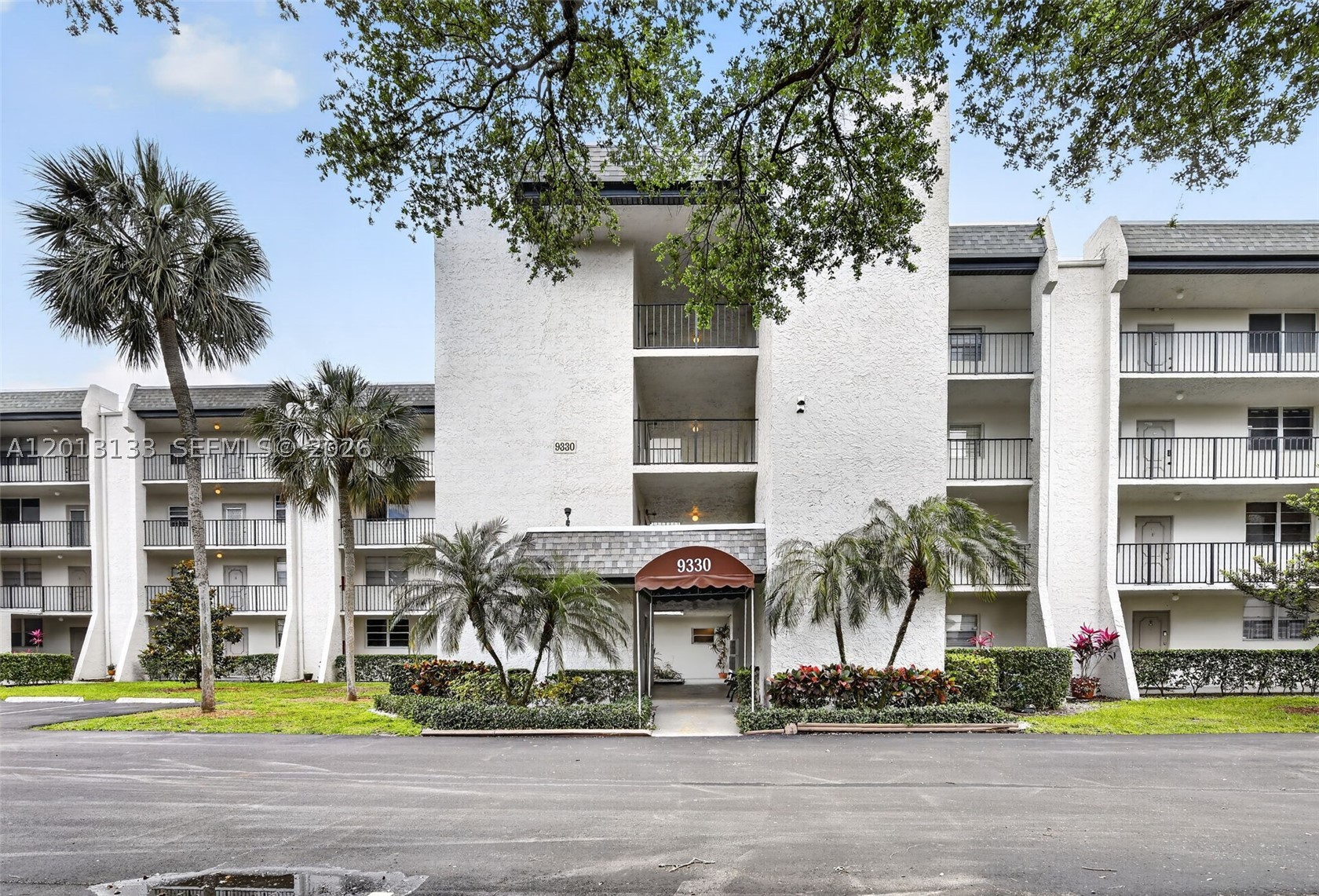 9330 Lagoon Pl 307 — photo