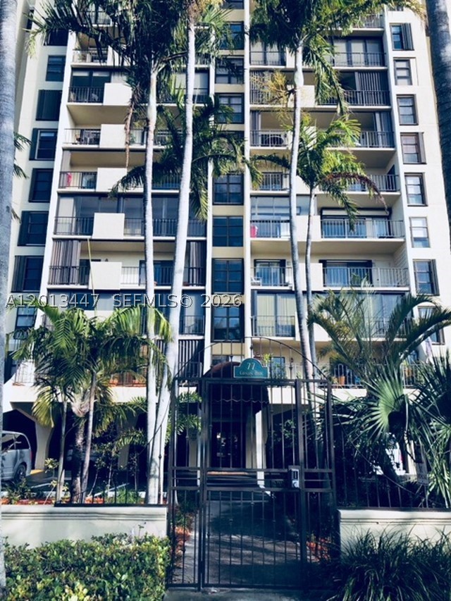 77 Crandon Blvd 2E — photo