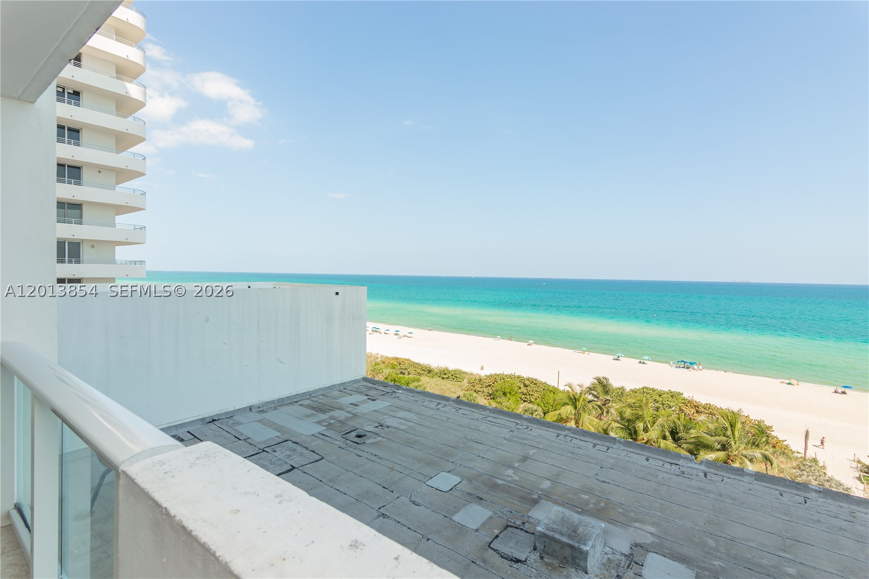 5445 Collins Ave 627 — photo