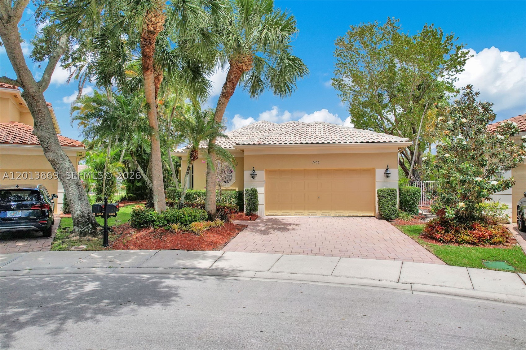 2456 Bay Isle Court — photo