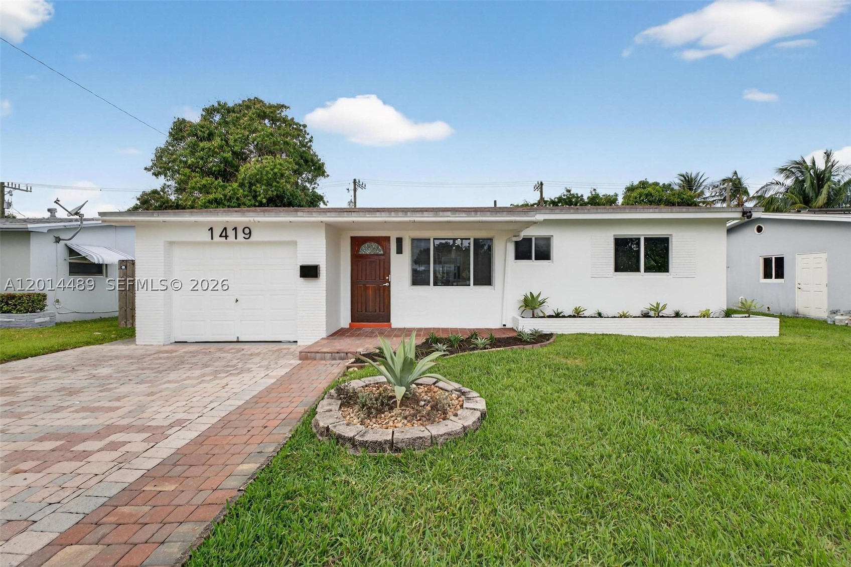 1419 Harding St — photo