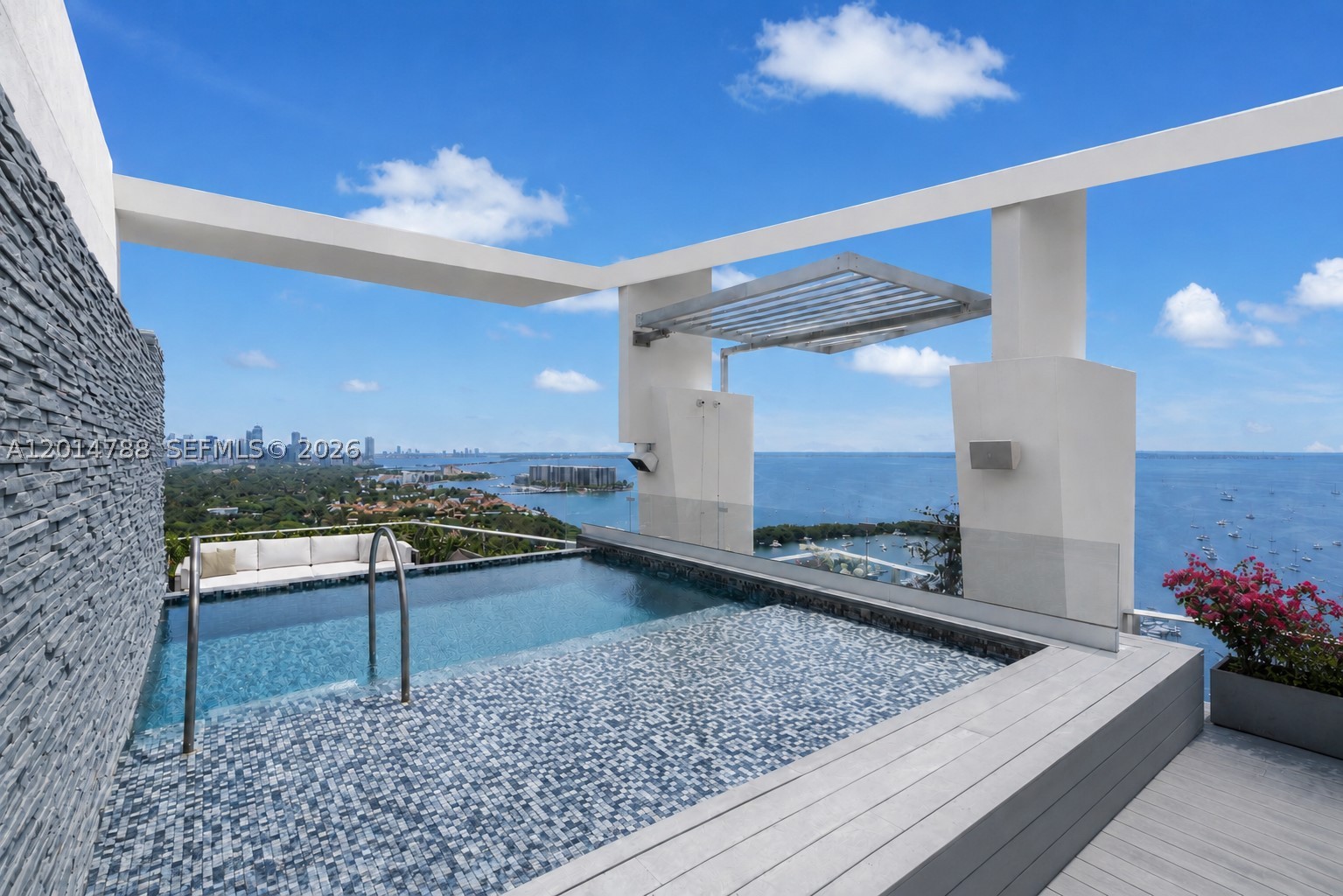 2627 S Bayshore Dr 3201 — photo