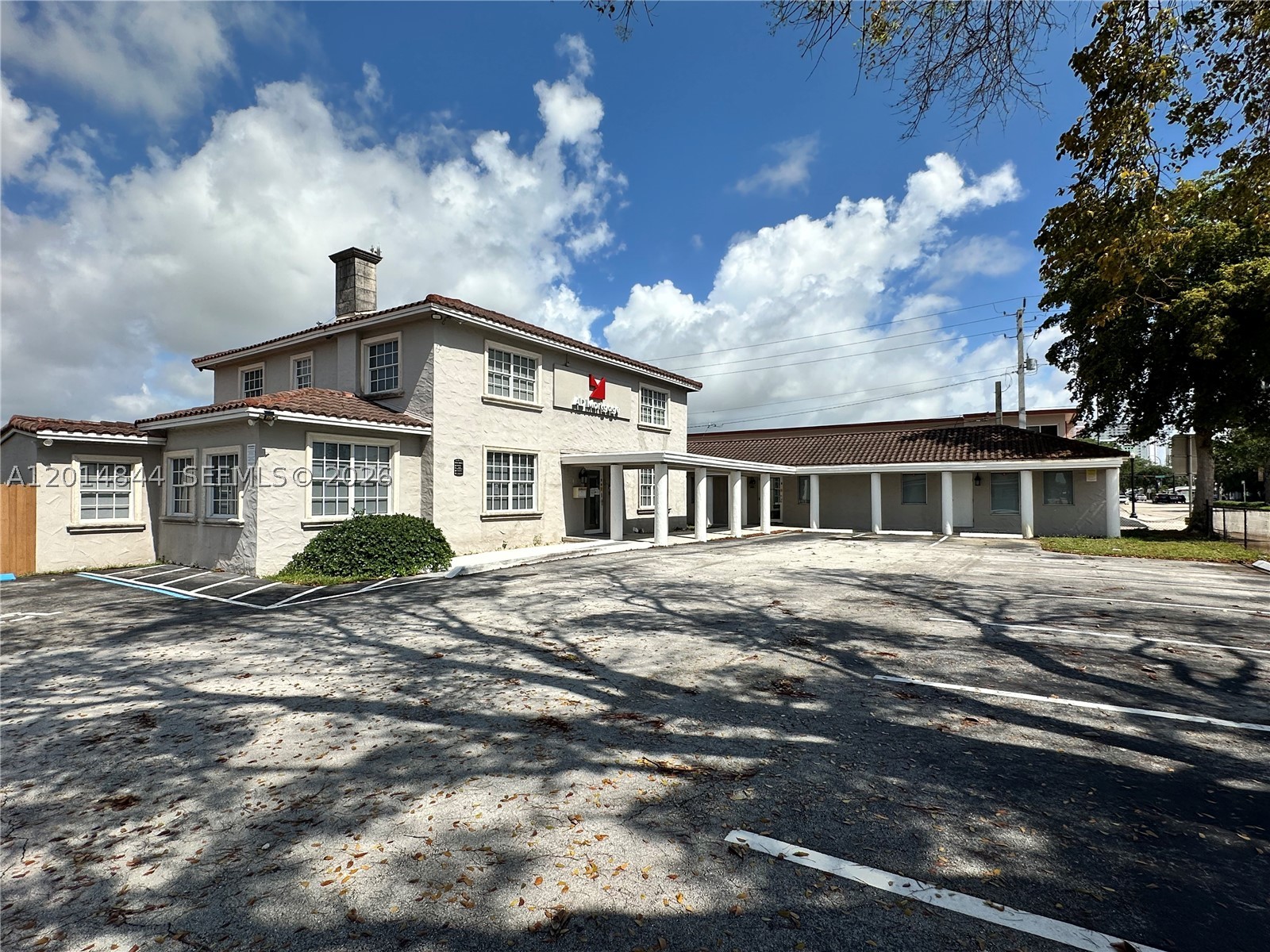 1040 S Federal Hwy — photo
