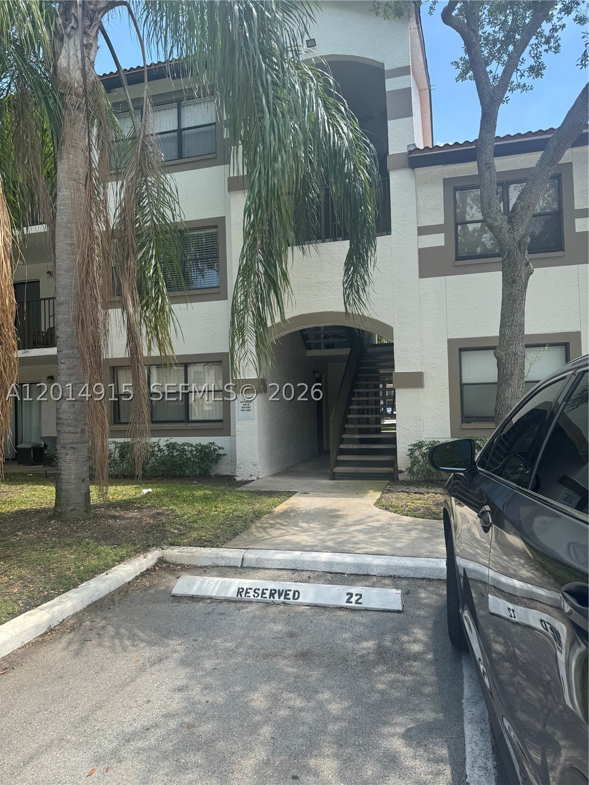 520 S Park Rd 16-12 — photo