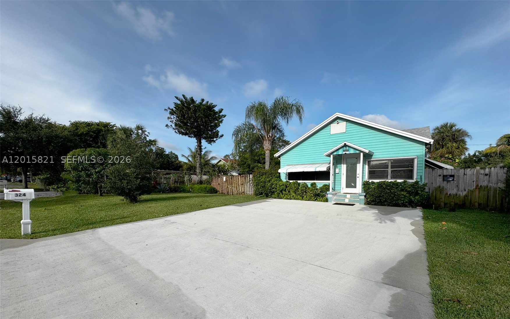 324 SW 3rd Ave — photo