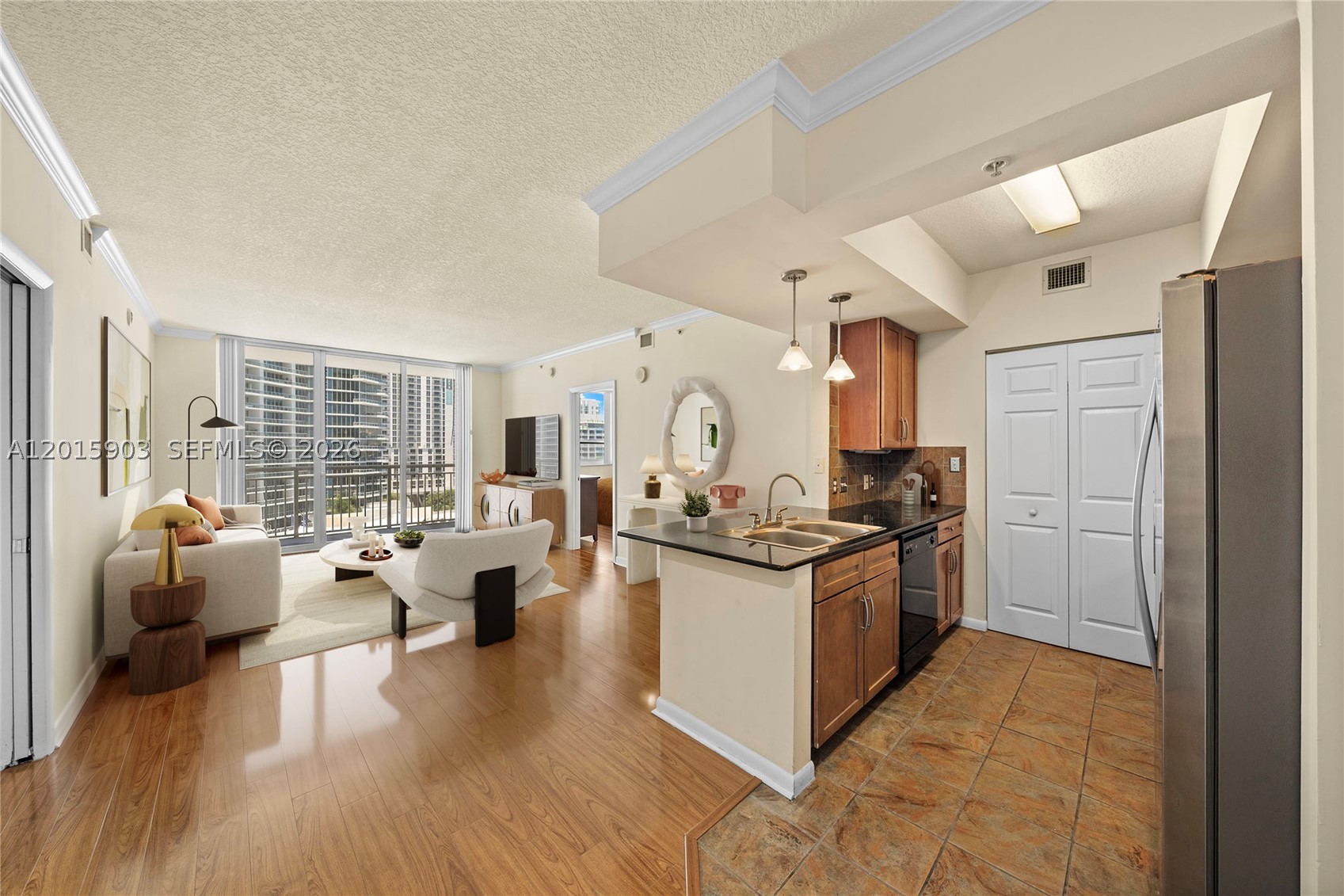 2000 N Bayshore Dr 1005 — photo