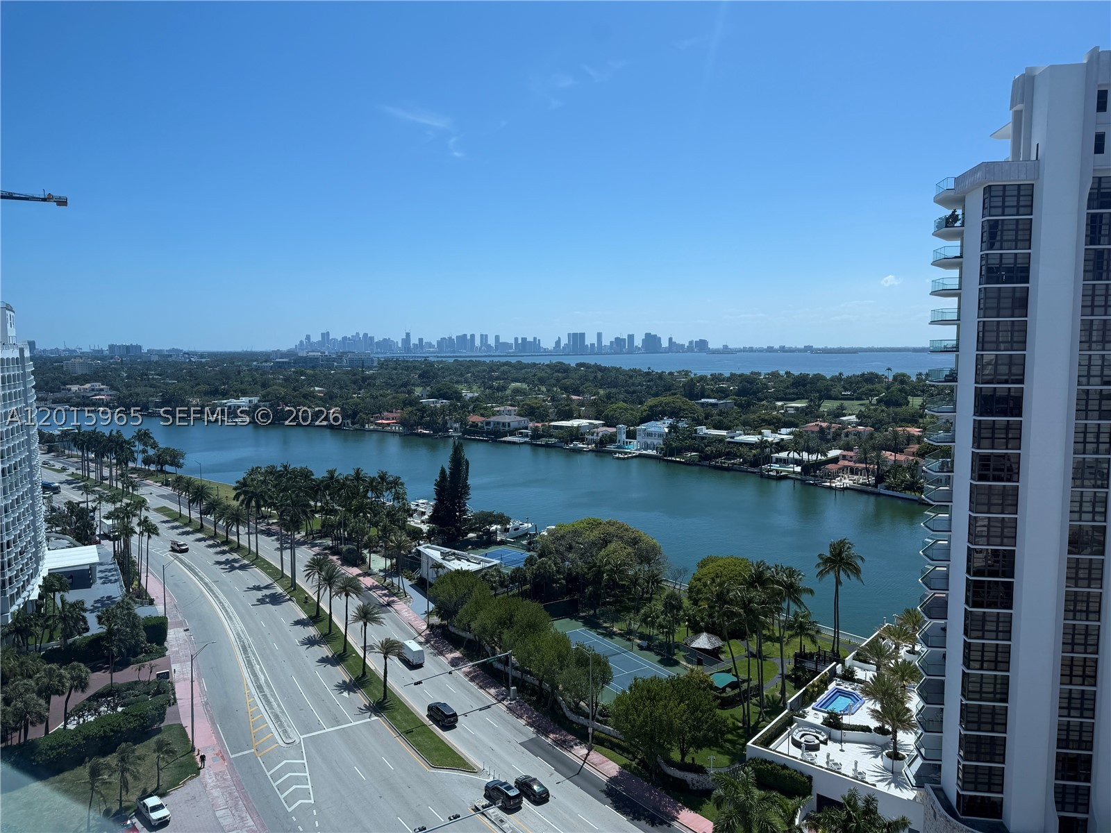 5445 Collins Ave 1606 — photo