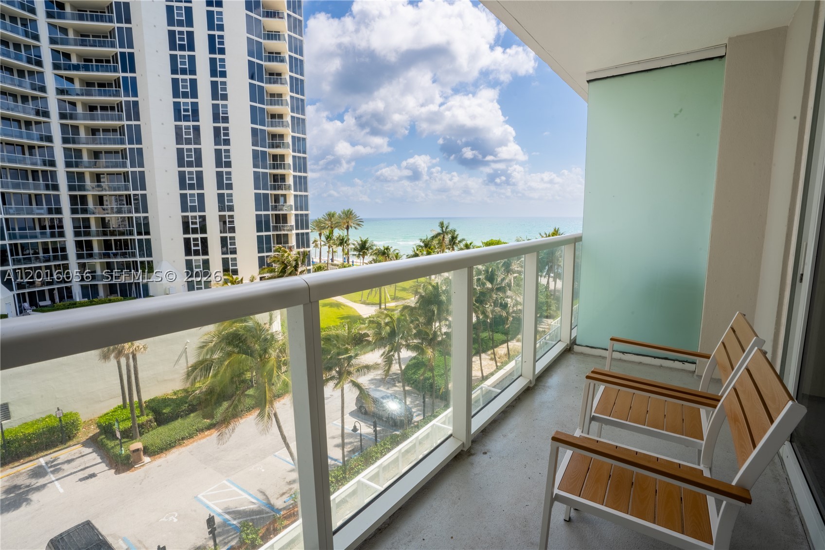 19201 Collins Ave 425 — photo