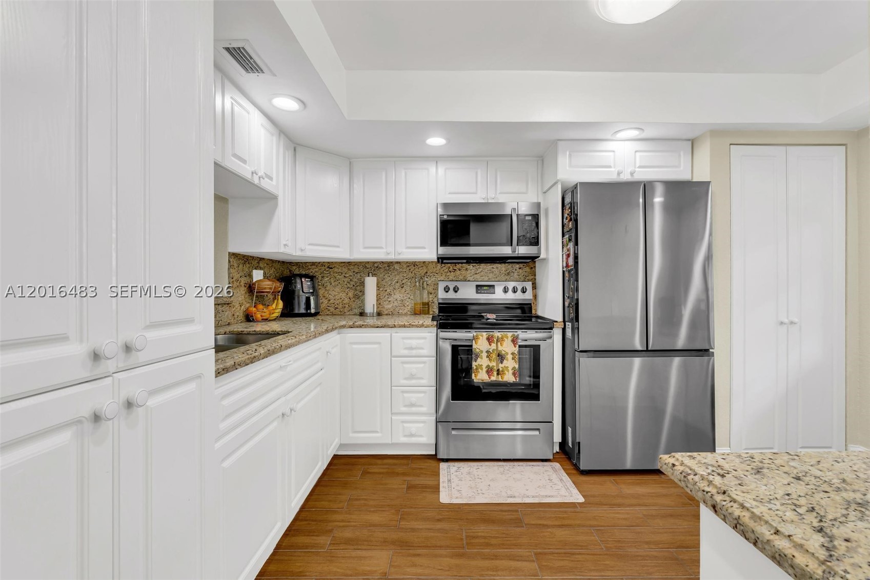 1101 Colony Point Cir 309 — photo