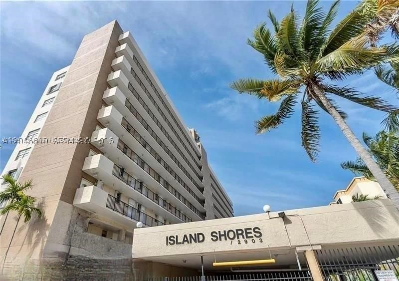 2903 N Miami Beach Blvd 906 — photo