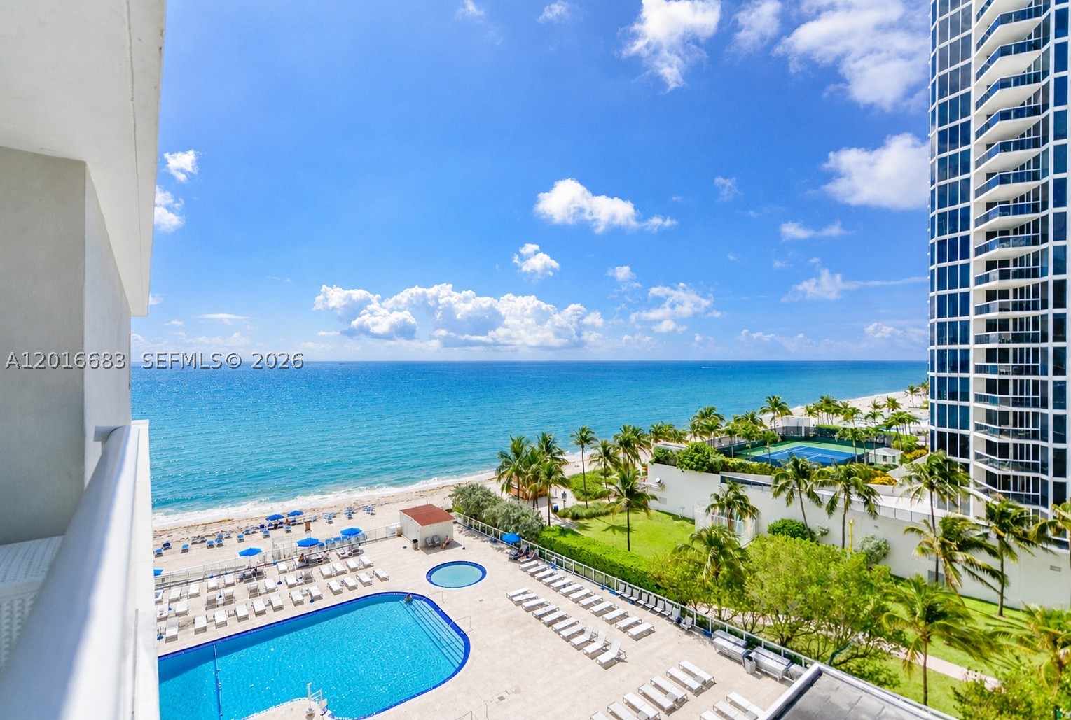 19201 Collins Ave 609 — photo