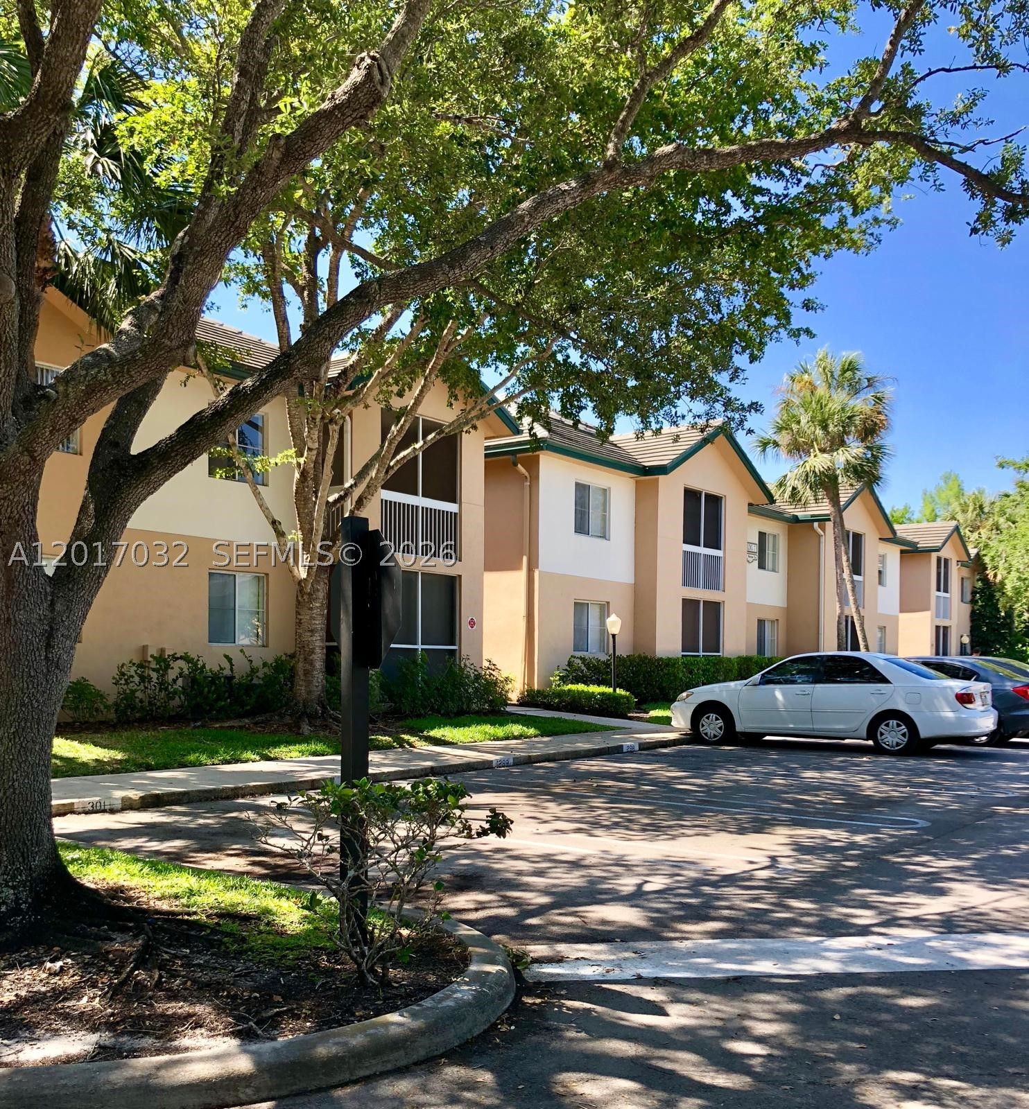 9855 Westview Dr 723 — photo