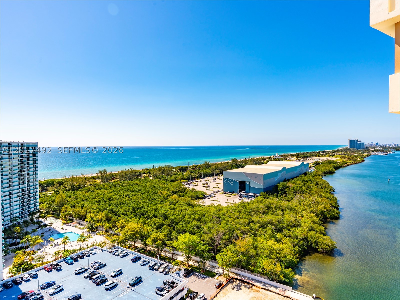 300 Bayview Dr 2115 — photo