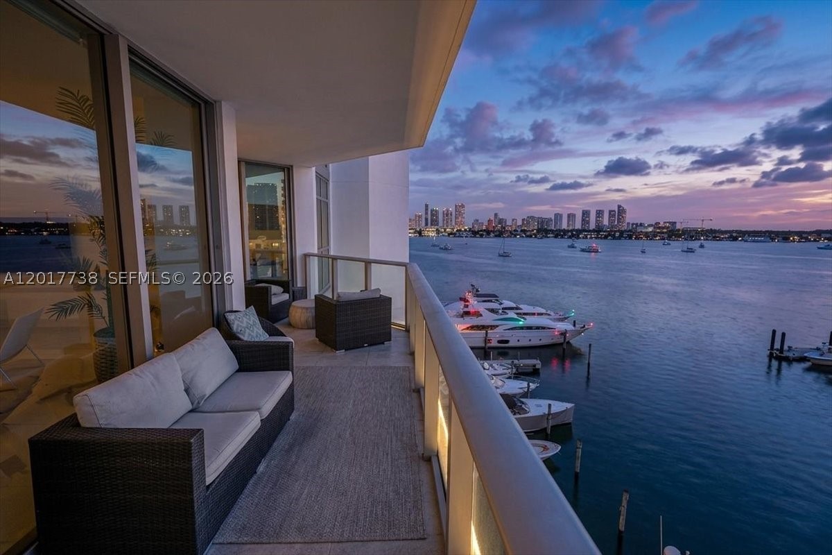 17301 Biscayne Blvd 605 — photo