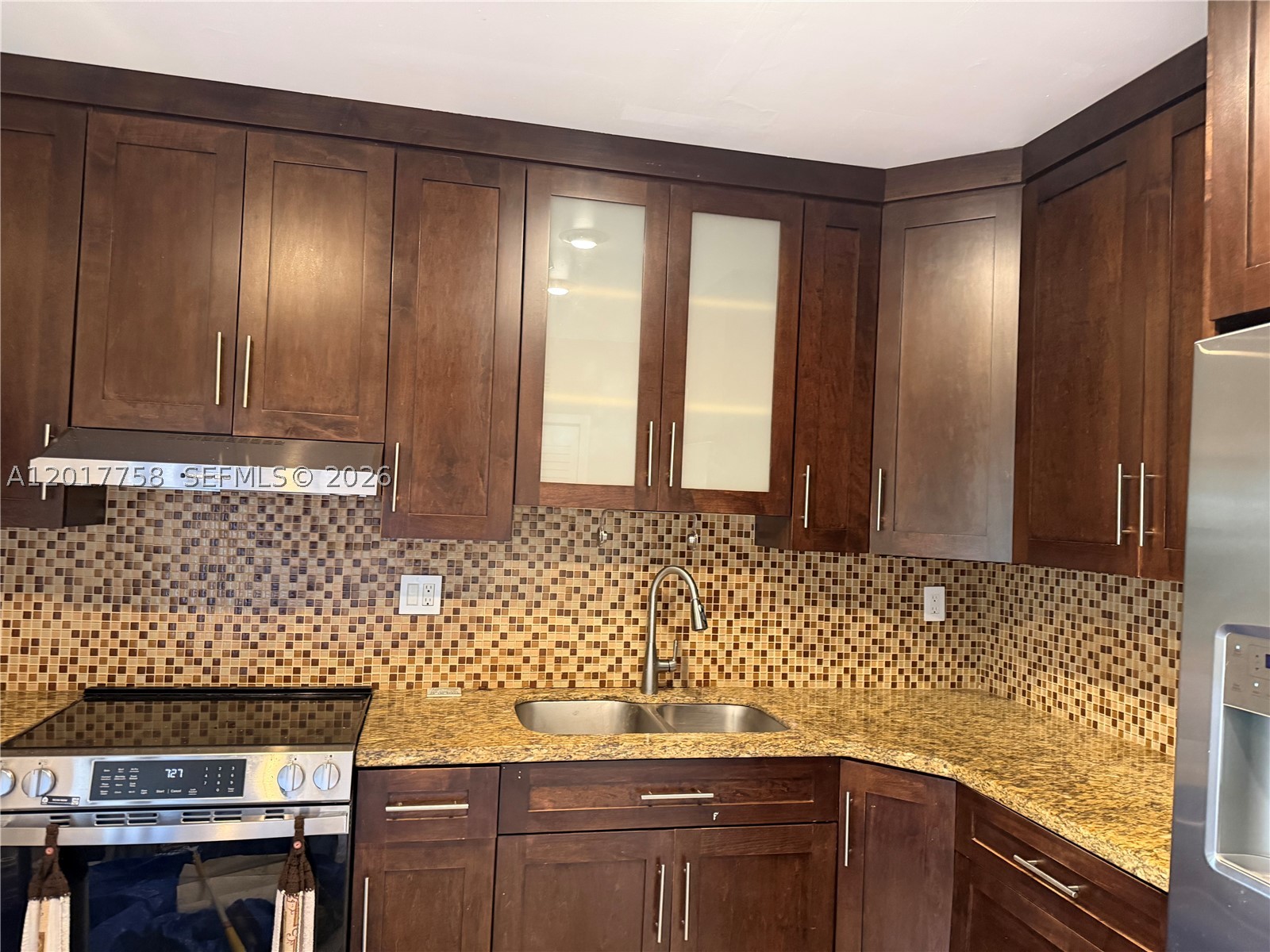 421 Swallow Dr 12 — photo