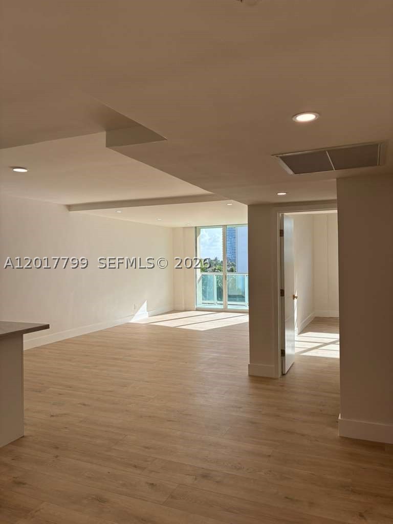 19390 Collins Ave 520 — photo