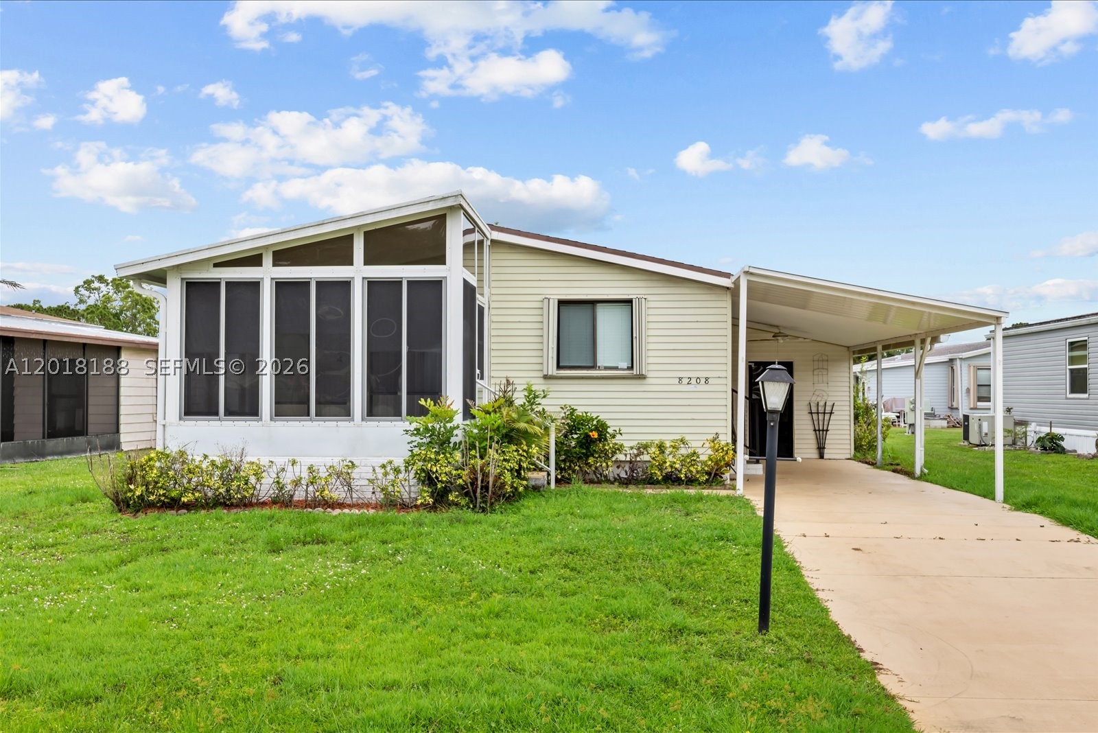 8208 W Bitterbush Ln — photo