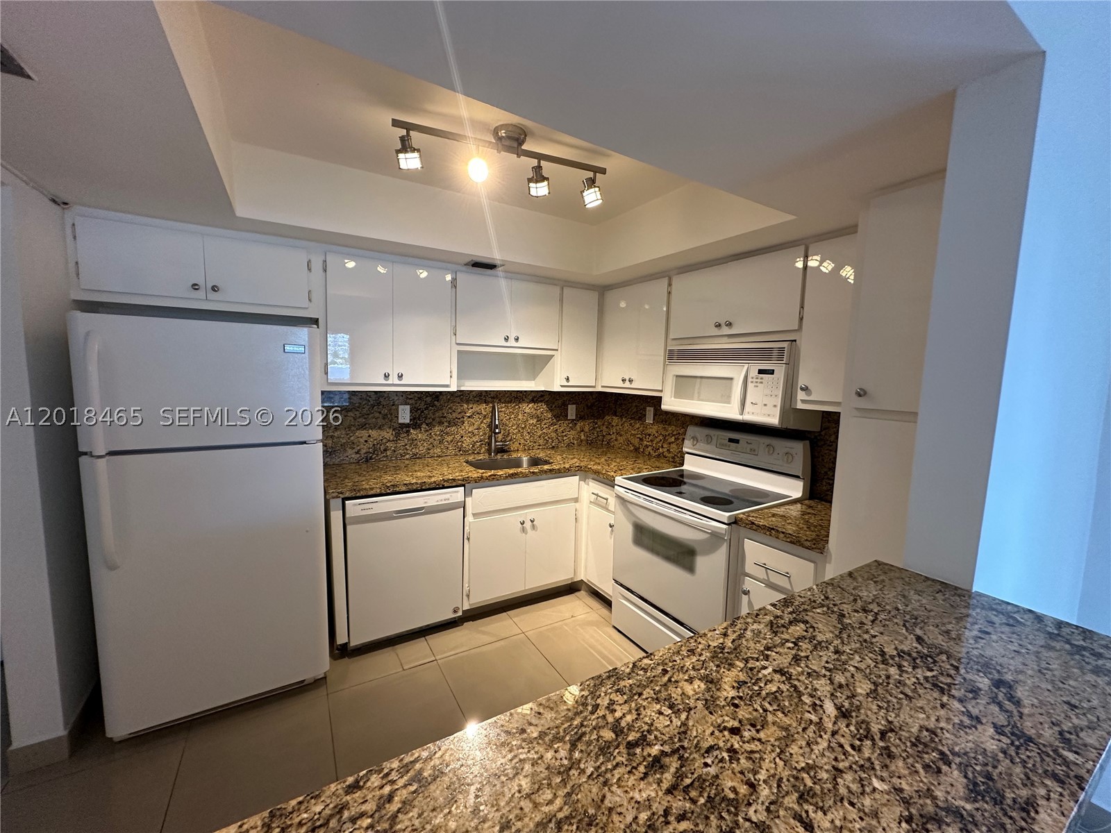7118 Bonita Dr 305 — photo