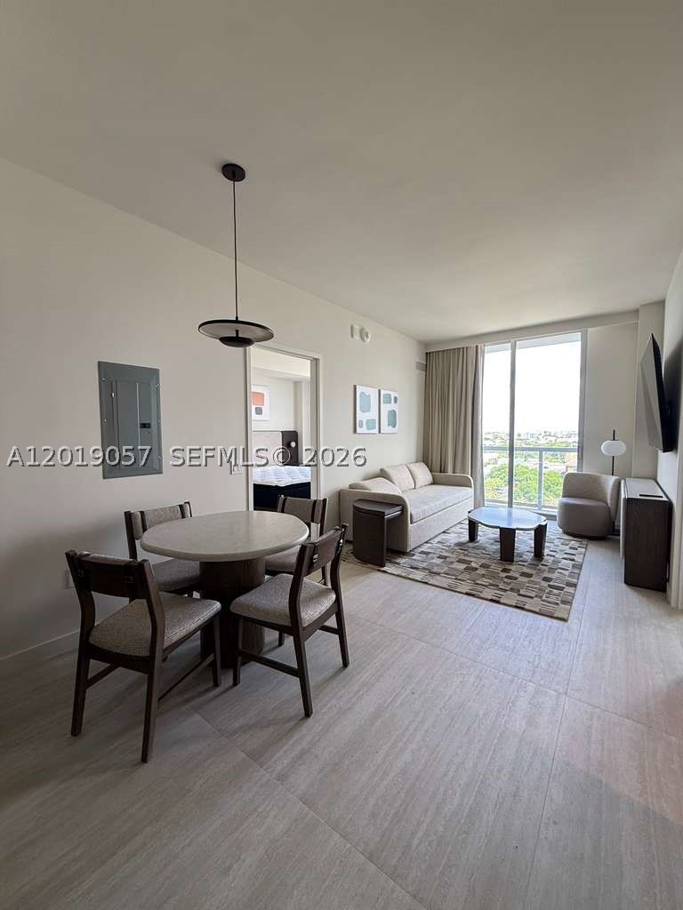 1611 SW 2nd Ave 911 — photo