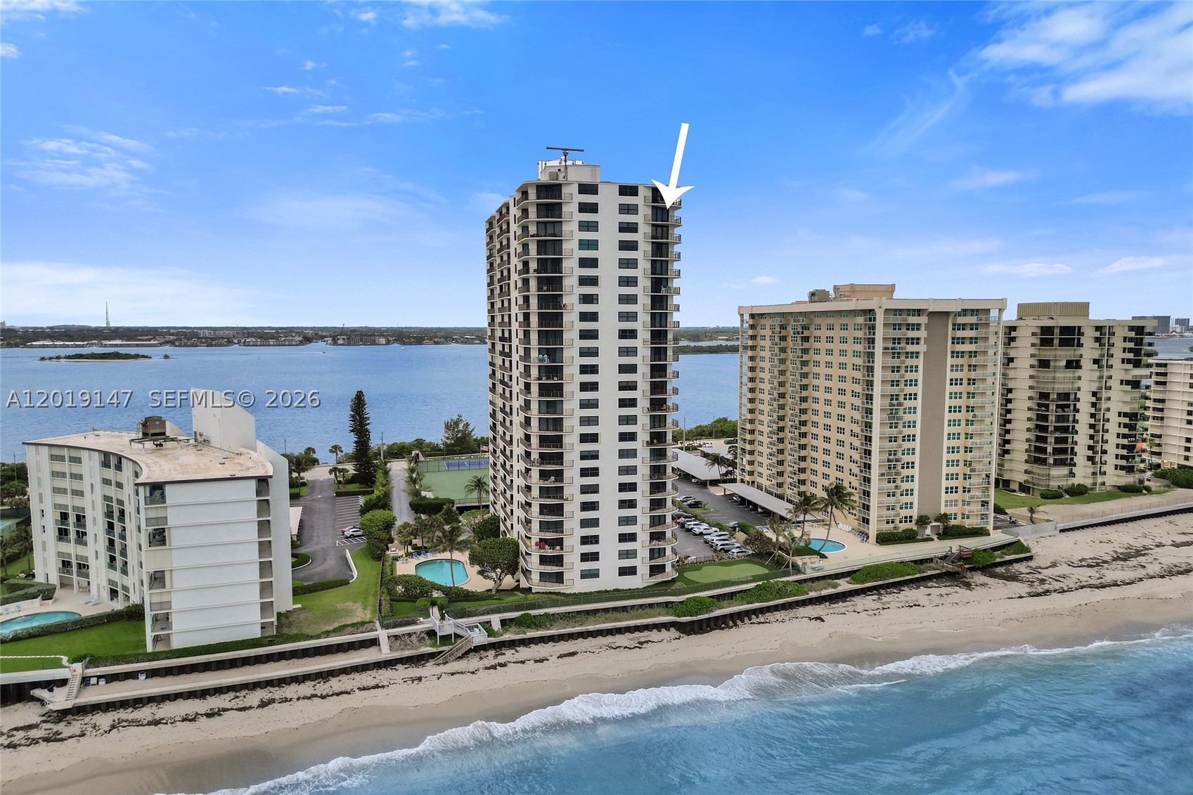 5420 N Ocean Dr 2201 — photo