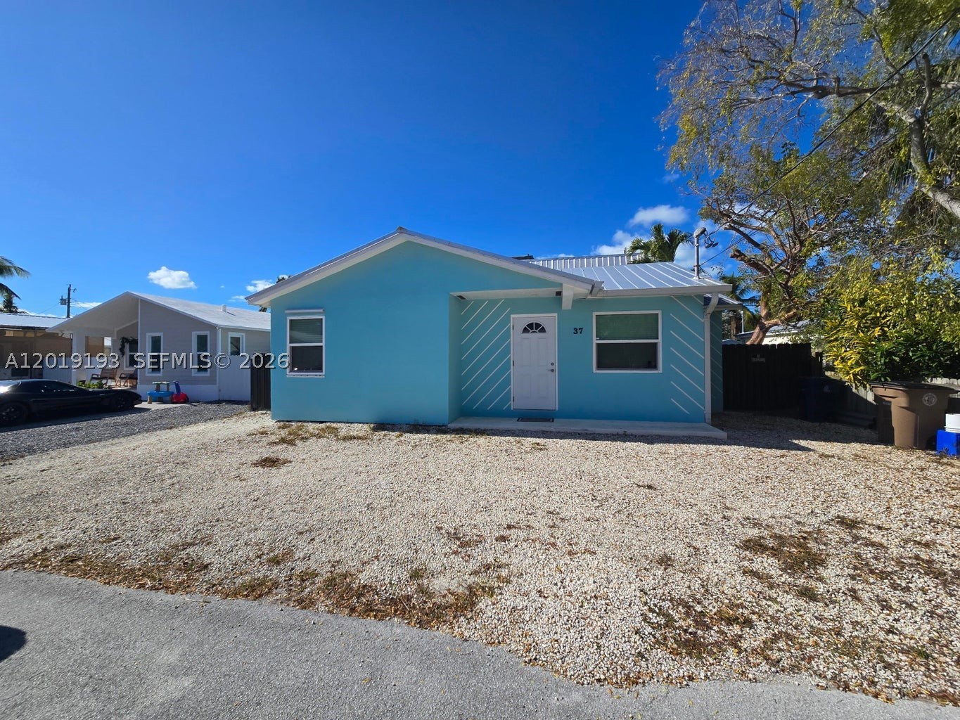 37 Orange Dr — photo