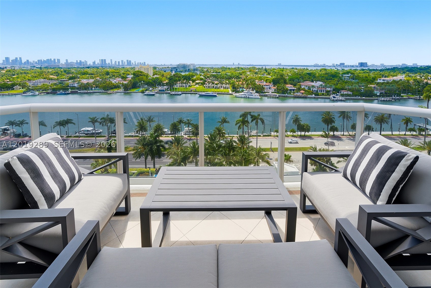 4779 Collins Ave 1206 — photo
