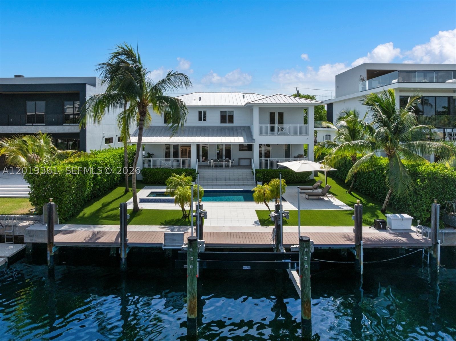 13040 N Bayshore Dr — photo