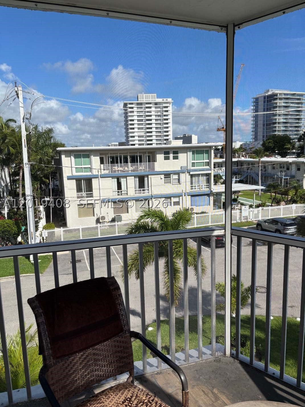 720 Bayshore Dr 301 — photo
