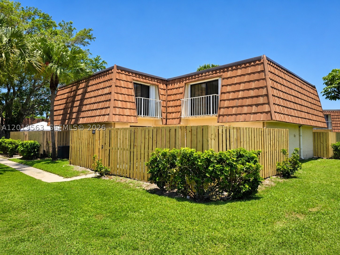 824 Blue Ridge Cir — photo