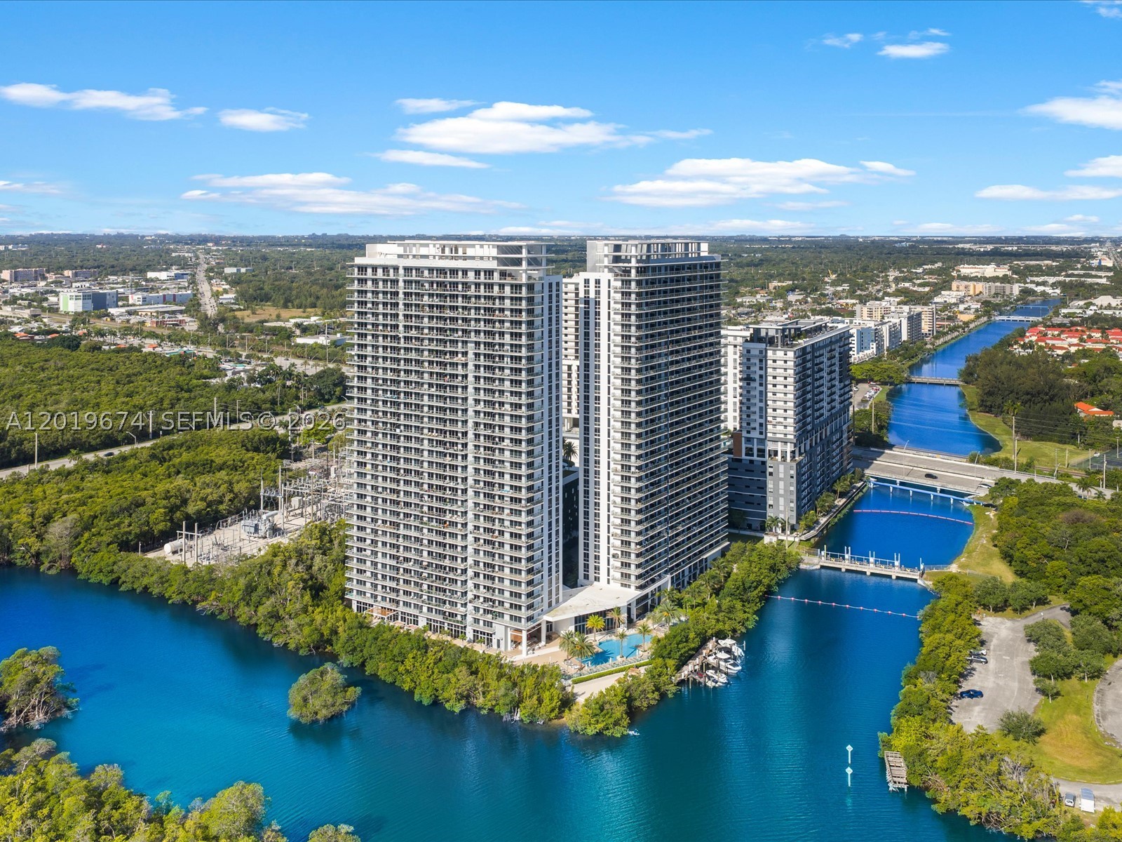16385 Biscayne Blvd 3103 — photo