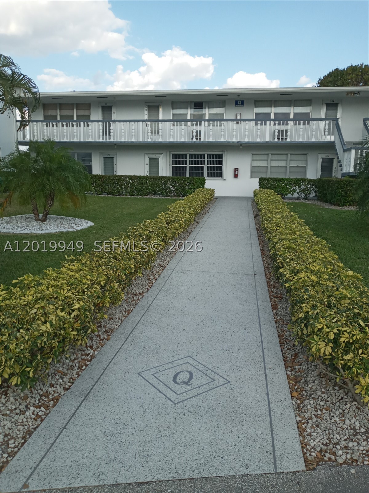 390 Windsor Q 390 — photo