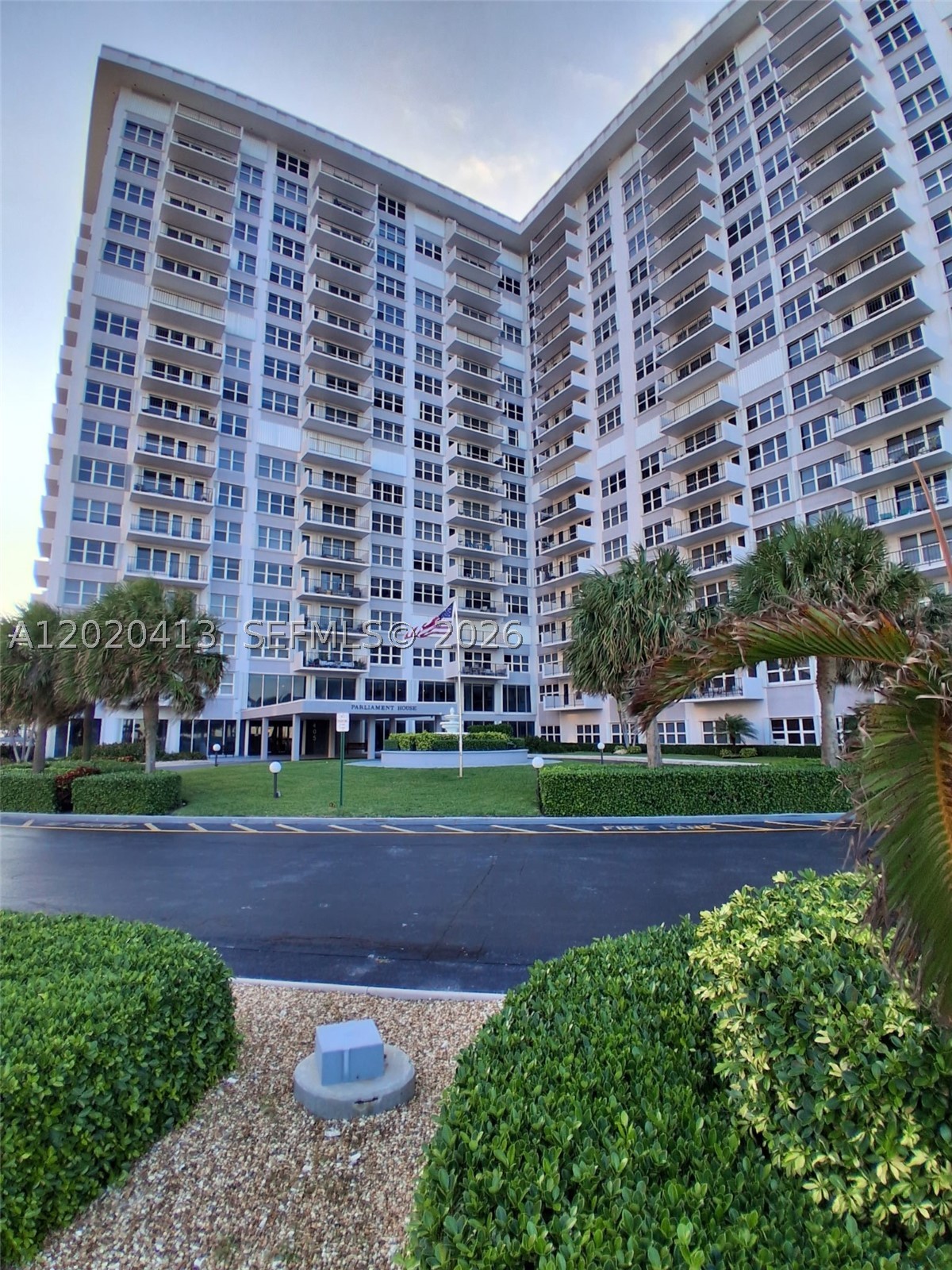 405 N Ocean Blvd 1815 — photo