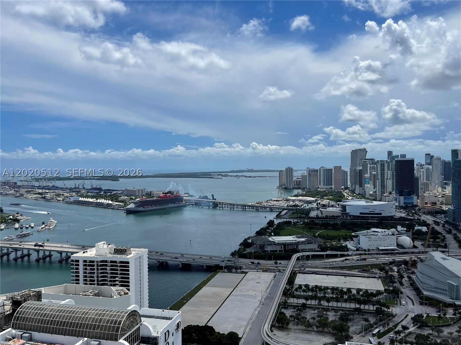 1750 N Bayshore Dr 5614 — photo