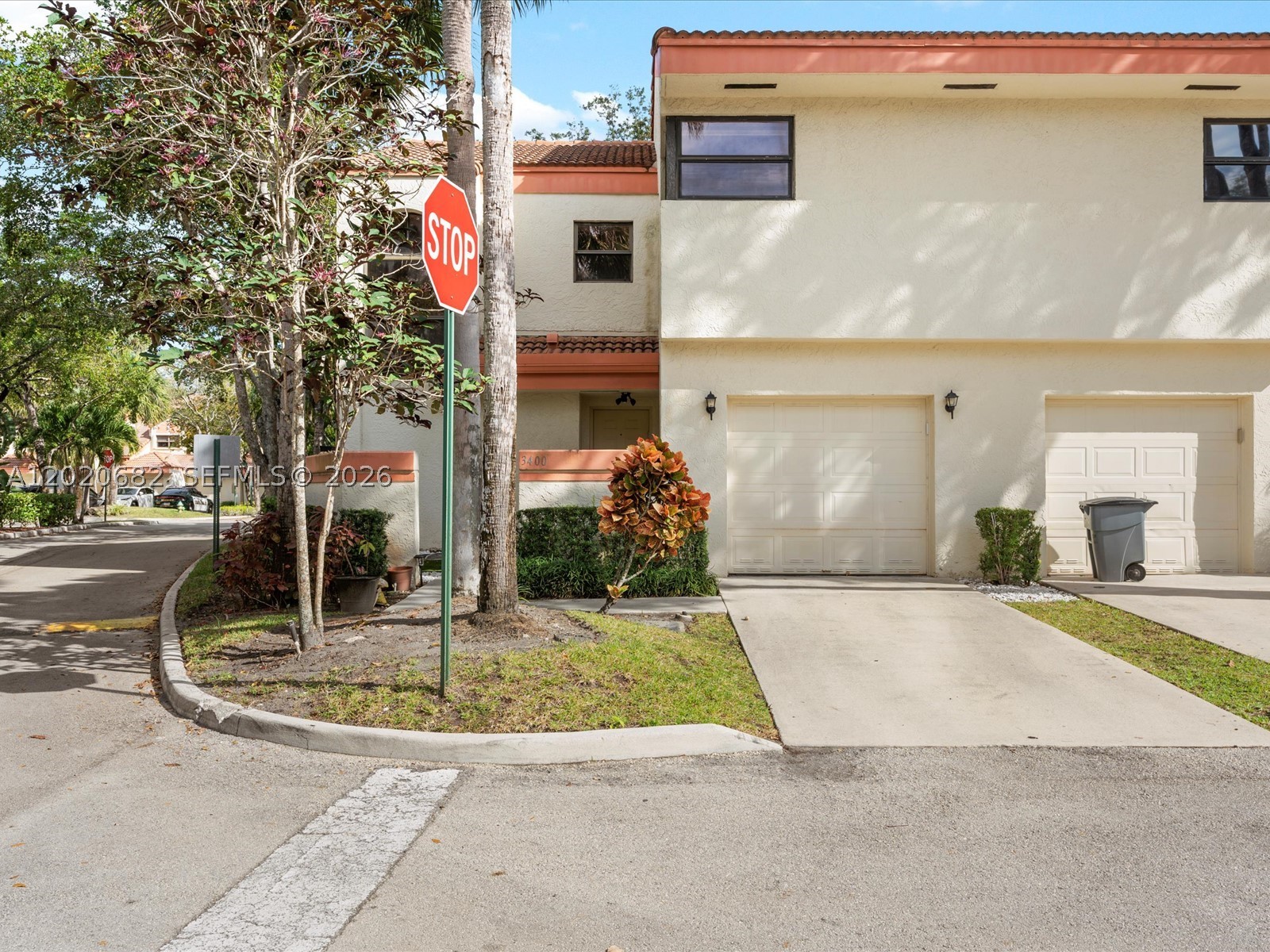 3400 Emerald Oaks Dr 801 — photo