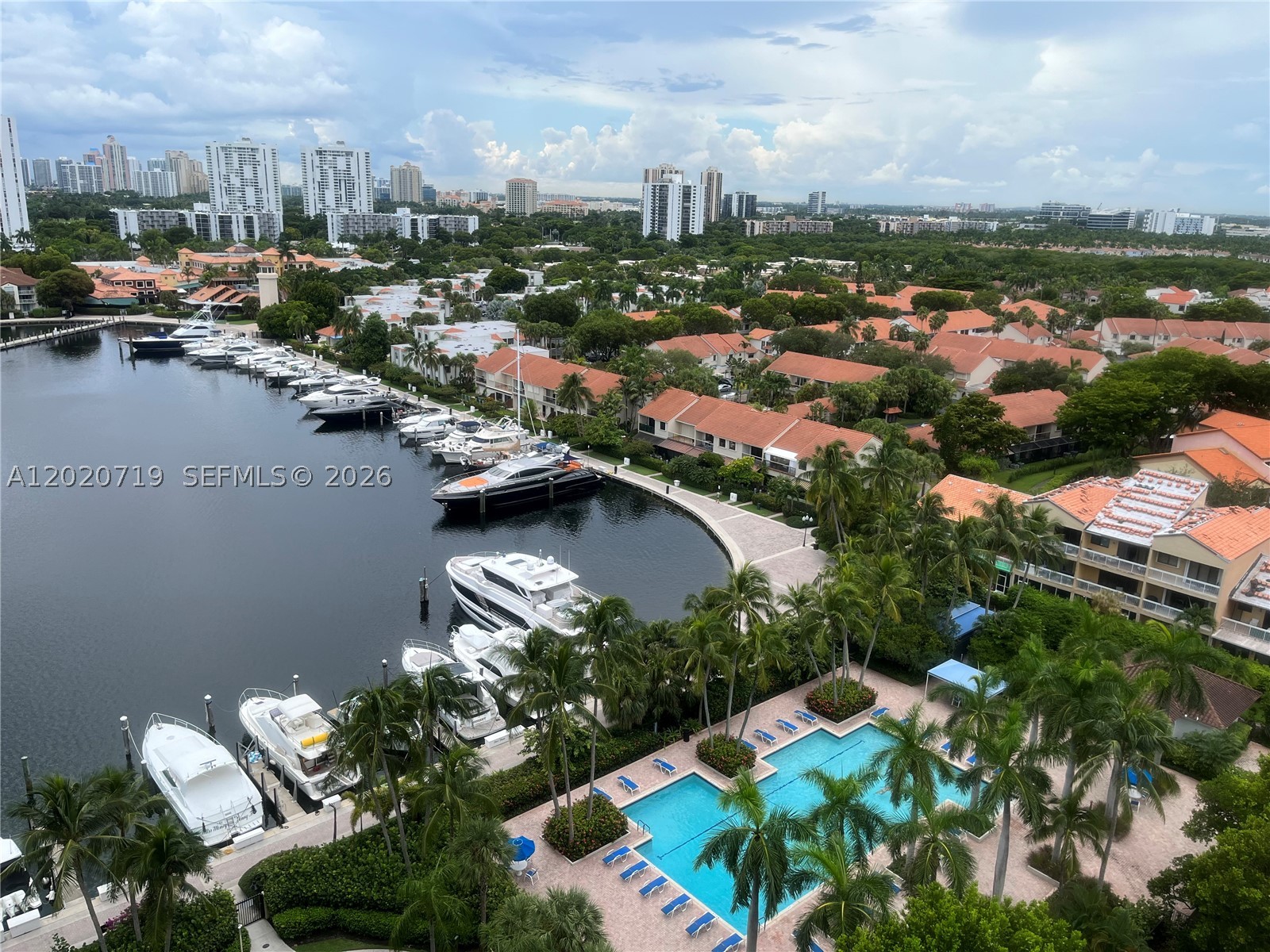 3610 Yacht Club Dr 1511 Penthouse — photo